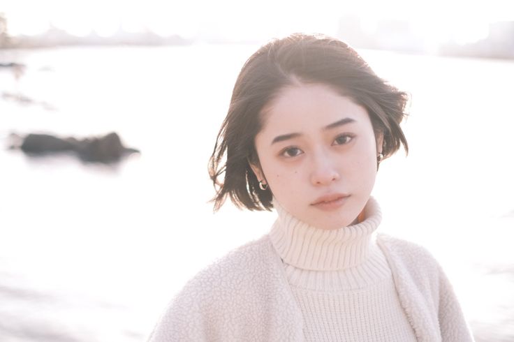 Former AV Actress Minamo Reveals Childhood Solitude and Early Aversion to Kissing
